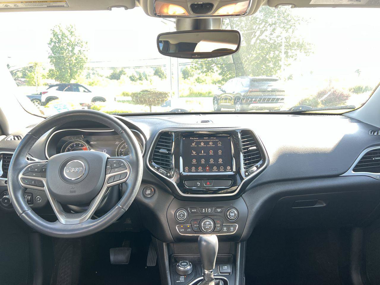 Used 2019 Jeep Cherokee Limited image 20