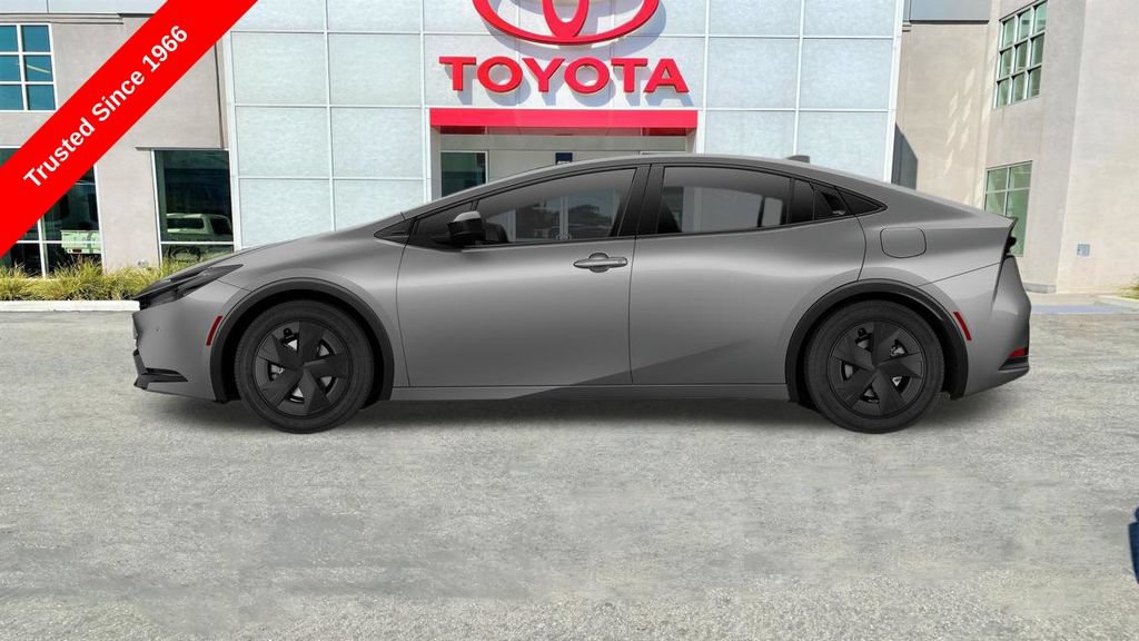 New 2027 Toyota Prius LE FWD image 3