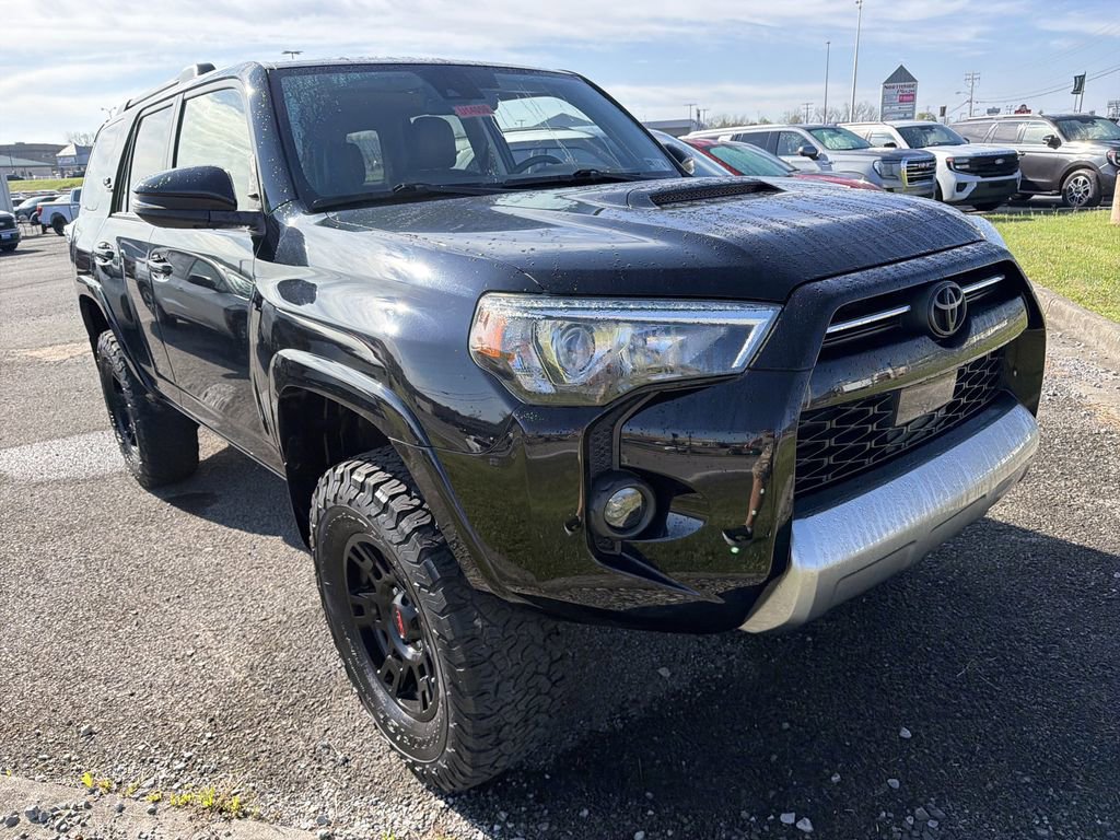 Used 2020 Toyota 4Runner TRD Off-Road Premium w/ Moonroof Package AWD/4WD image 3