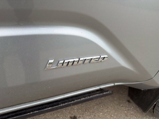 Used 2024 Toyota Tacoma Limited w/ Limited Package (LT) AWD/4WD image 3