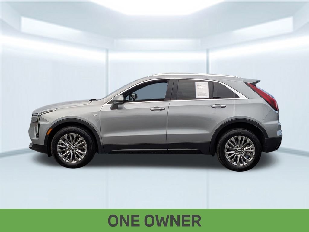 Used 2024 Cadillac XT4 Premium Luxury image 2