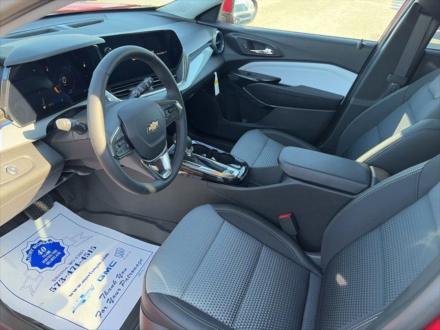 New 2026 Chevrolet Trax LT w/ Driver Confidence Package image 16