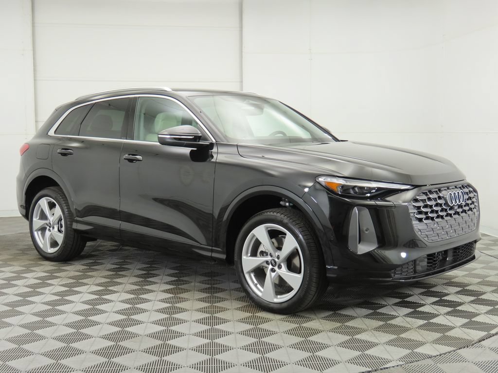 Used 2025 Audi Q5 Premium Plus w/ Premium Plus AWD/4WD image 4