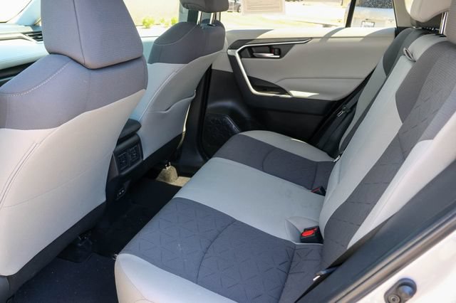 Used 2025 Toyota RAV4 XLE FWD image 13
