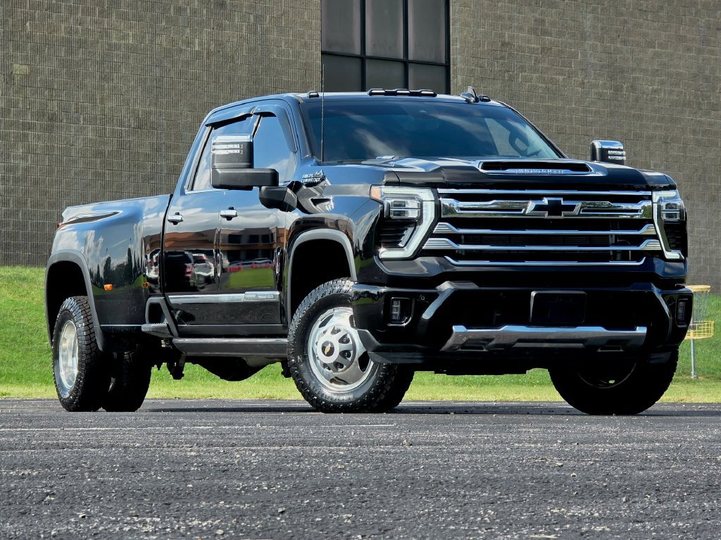 Used 2025 Chevrolet Silverado 3500 High Country w/ High Country Premium Package AWD/4WD image 1