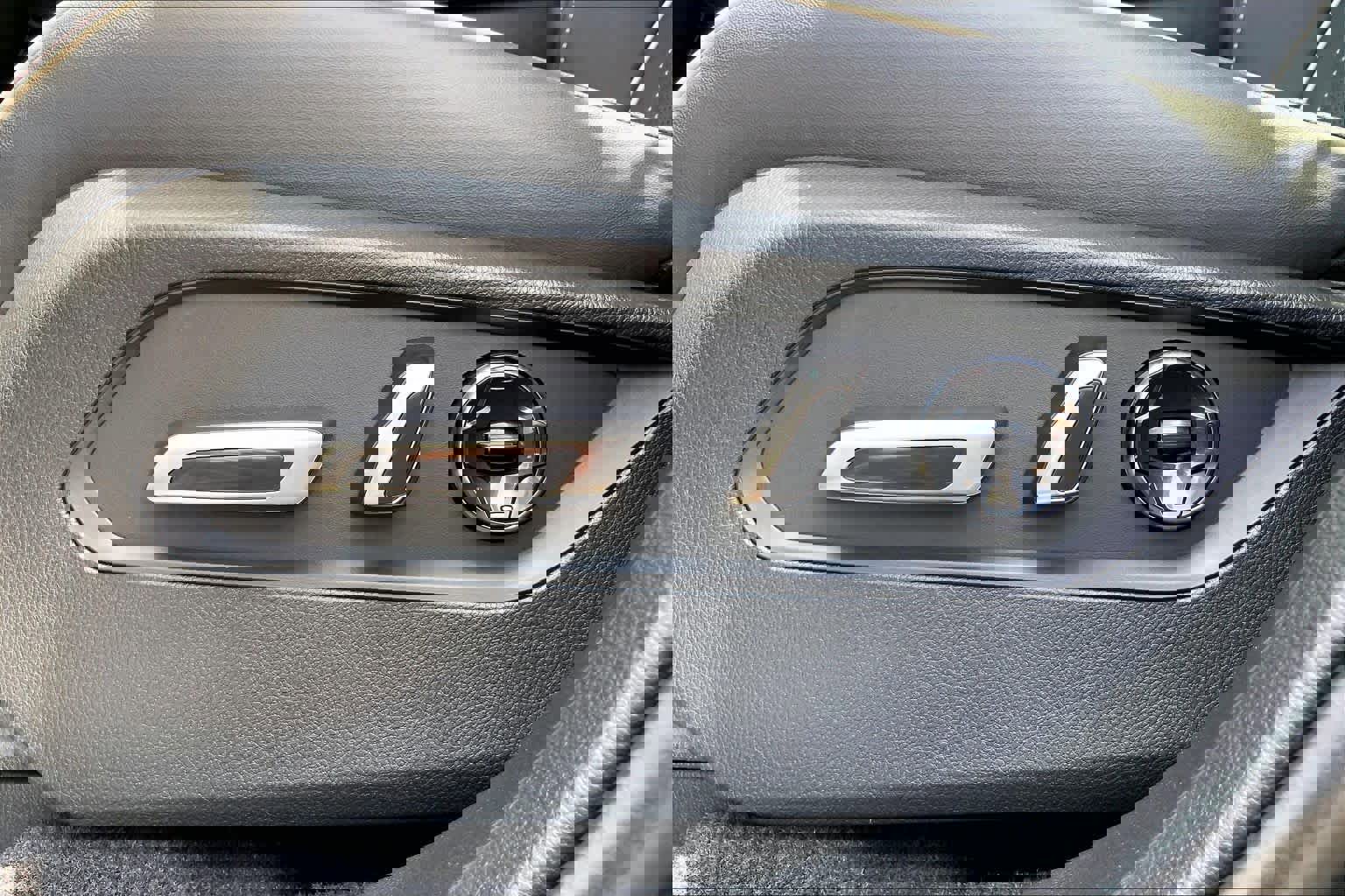 Used 2023 Acura RDX AWD w/ Advance Package image 33