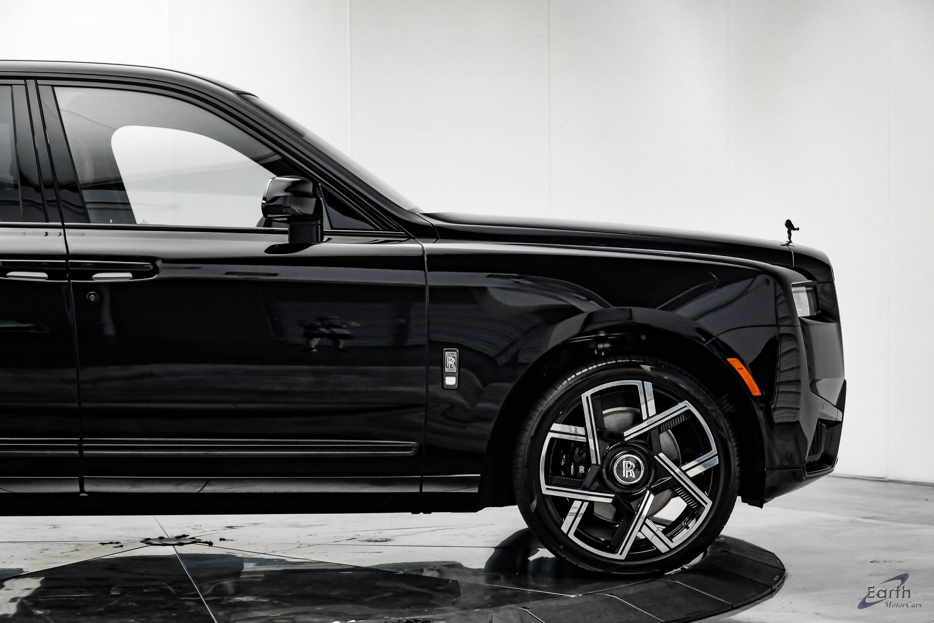 Used 2026 Rolls-Royce Cullinan Black Badge AWD/4WD image 26