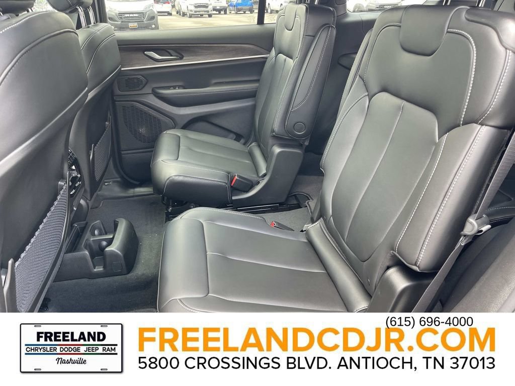 New 2026 Jeep Grand Cherokee L Limited w/ Limited Altitude Package AWD/4WD image 18