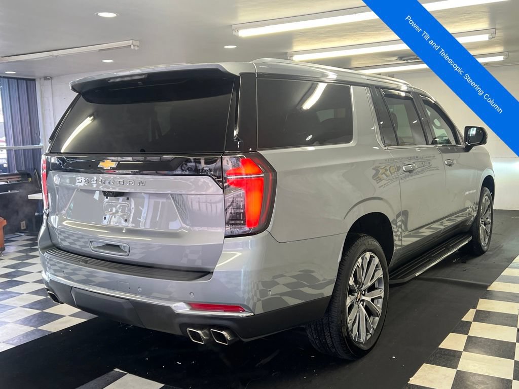 Used 2025 Chevrolet Suburban High Country AWD/4WD image 17