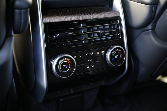 New 2025 Land Rover Range Rover Long Wheelbase SE image 31