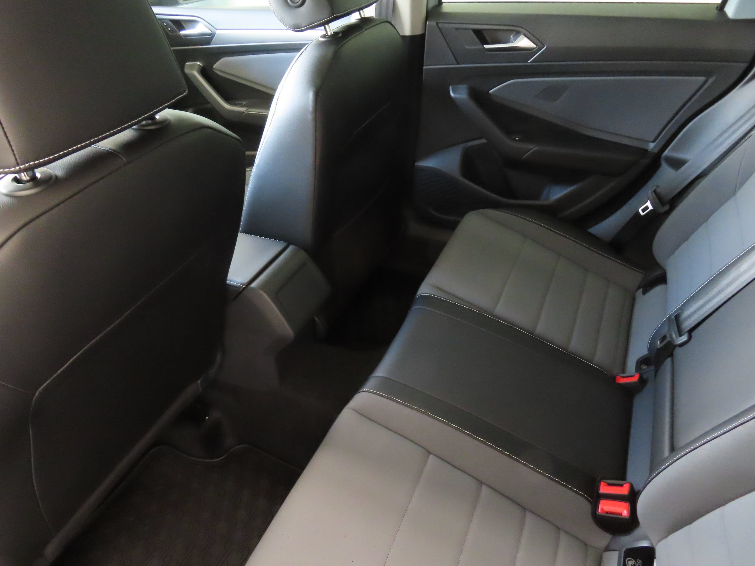 New 2026 Volkswagen Jetta SE FWD image 21