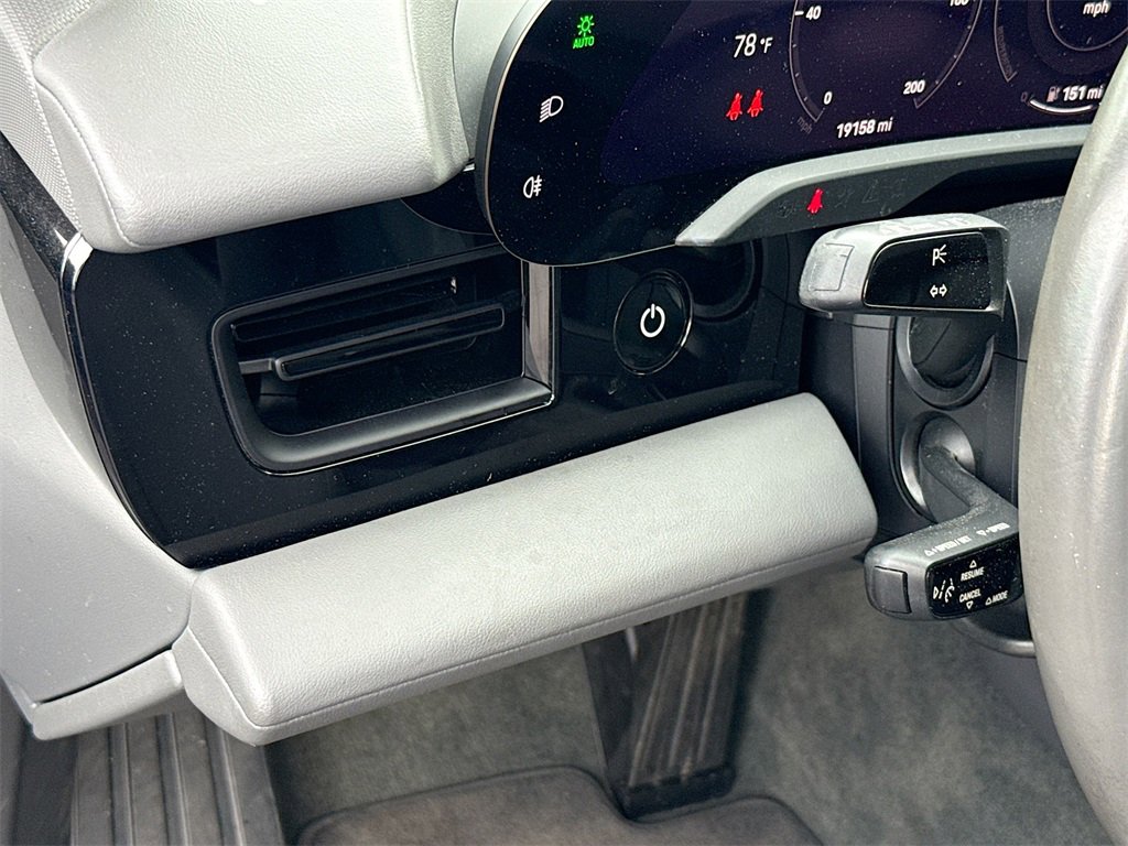 Used 2021 Porsche Taycan image 11