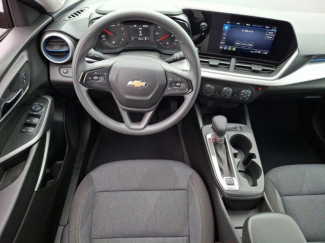 Used 2024 Chevrolet Trax LS w/ LS Convenience Package image 11