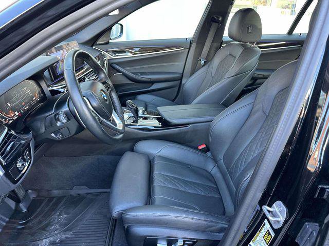 Used 2023 BMW 530i xDrive w/ Premium Package image 15
