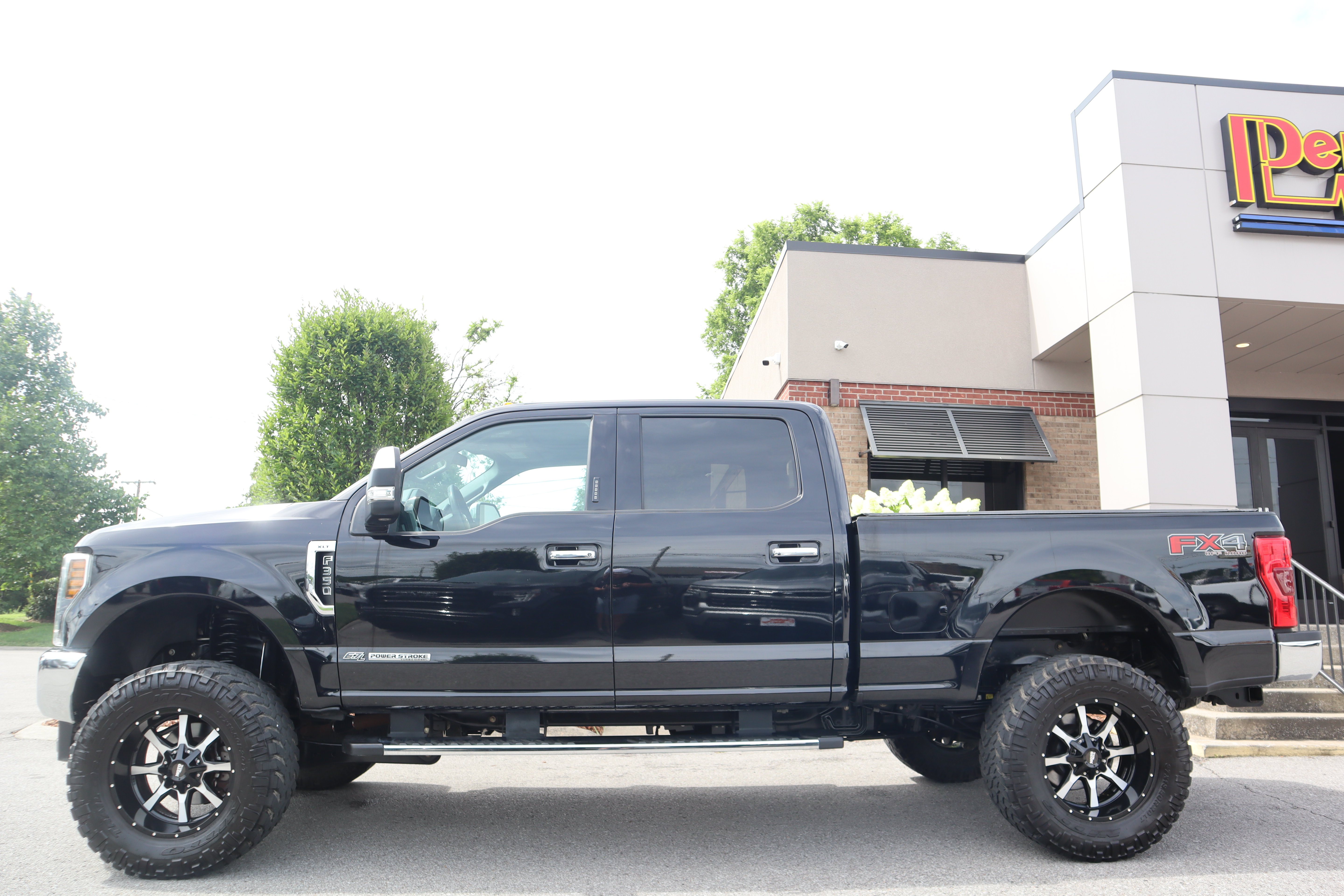 Used 2019 Ford F350 XLT w/ XLT Premium Package AWD/4WD image 11