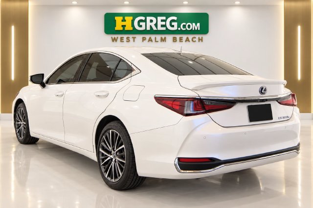 Used 2024 Lexus ES 300h w/ Premium Package FWD image 2