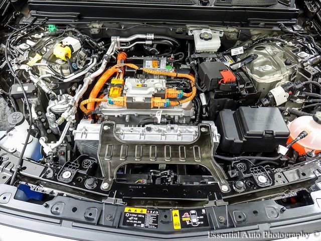 New 2025 Cadillac Lyriq Luxury w/ LPO, Floor Liner Package image 22