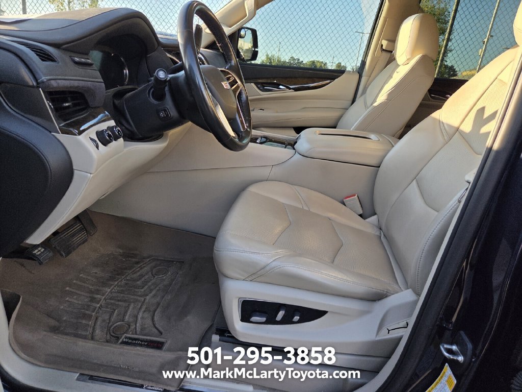 Used 2019 Cadillac Escalade ESV Luxury AWD/4WD image 7