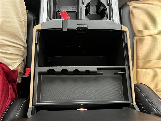 Used 2024 Ford F350 Lariat w/ Chrome Package image 56