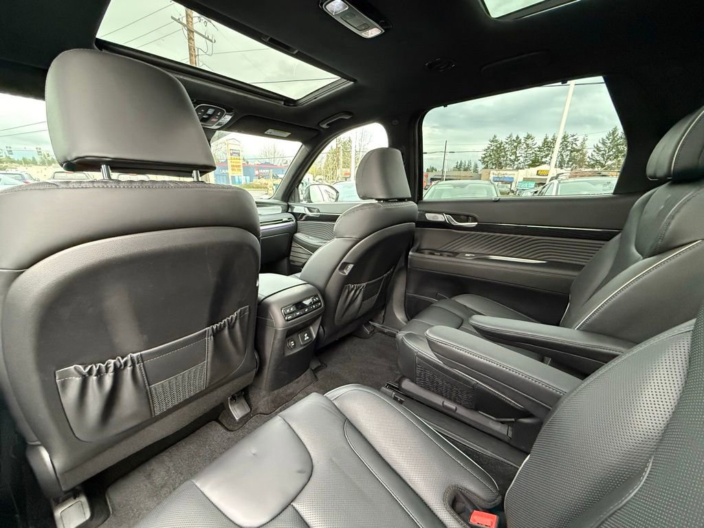Used 2025 Hyundai Palisade Calligraphy image 17
