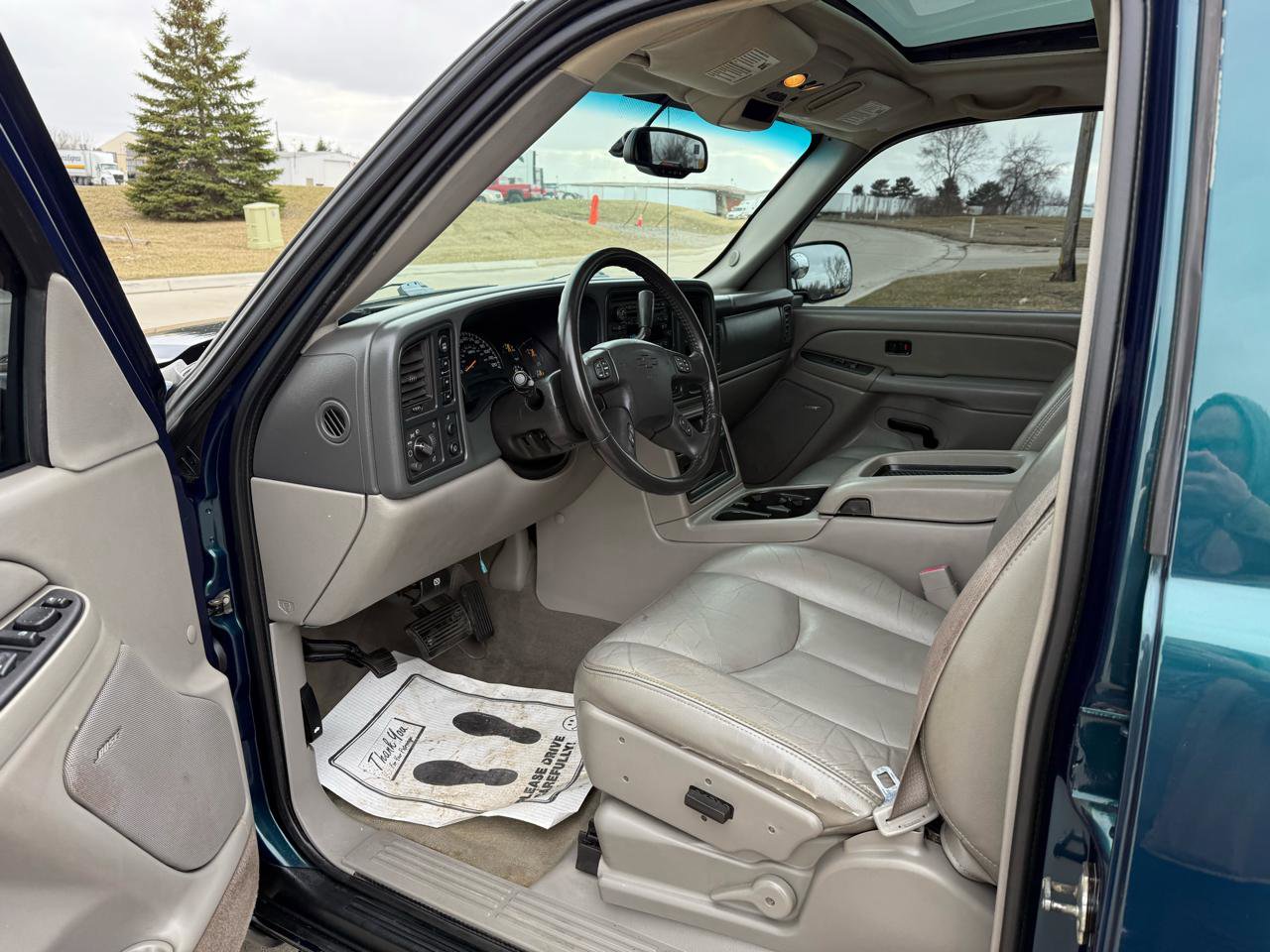 Used 2005 Chevrolet Avalanche Z71 w/ Sun And Sound Package image 10