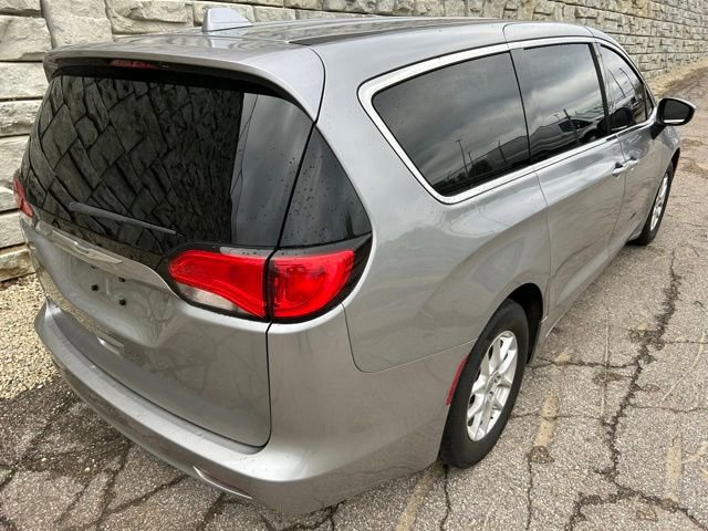 Certified 2017 Chrysler Pacifica Touring FWD image 5