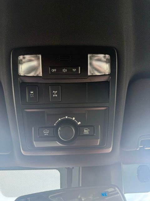 Used 2018 Toyota Tacoma TRD Off-Road image 31