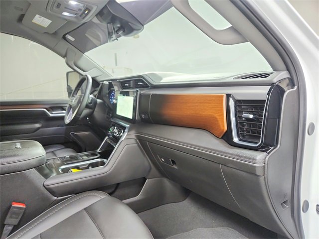 Used 2025 GMC Sierra 3500 Denali w/ Technology Package image 38