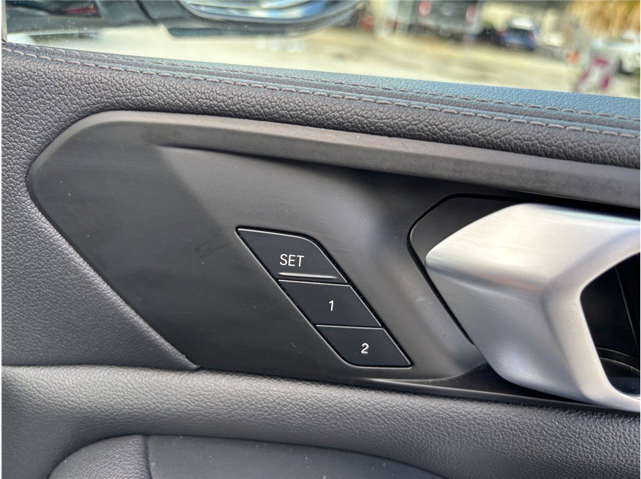 Used 2021 BMW X7 xDrive40i w/ Parking Assistance Package image 52