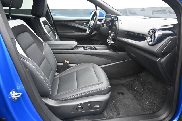 Used 2024 Chevrolet Blazer EV LT AWD/4WD image 27