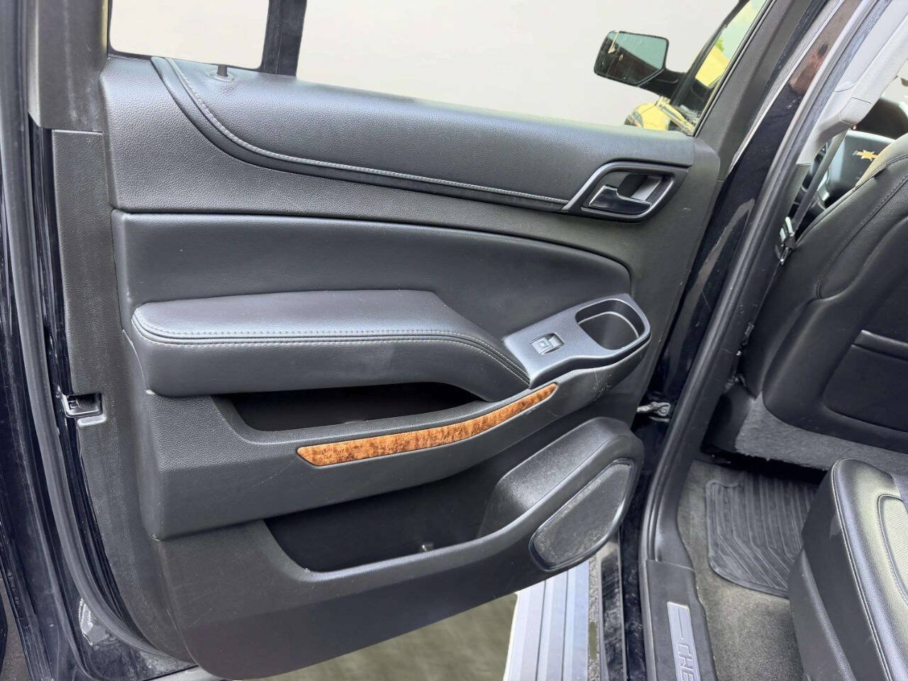 Used 2016 Chevrolet Suburban LTZ AWD/4WD image 23