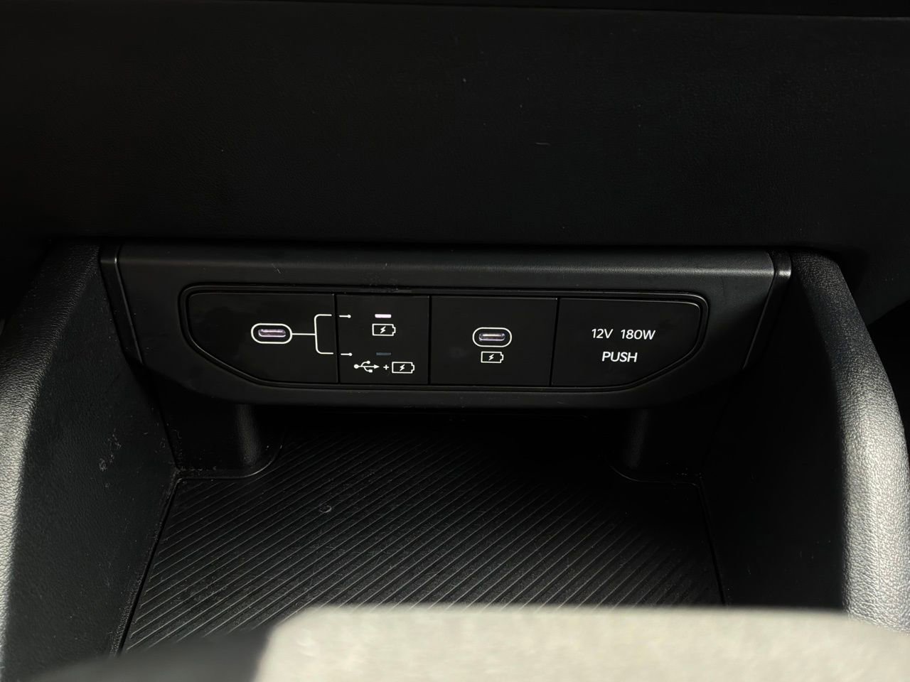 Used 2025 Kia K4 FWD image 26
