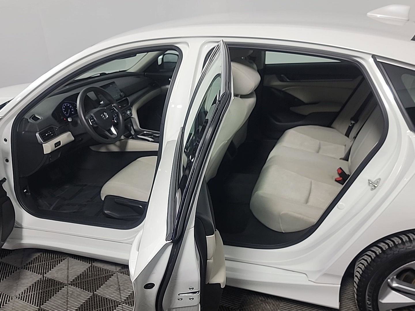 Certified 2018 Honda Accord LX image 16