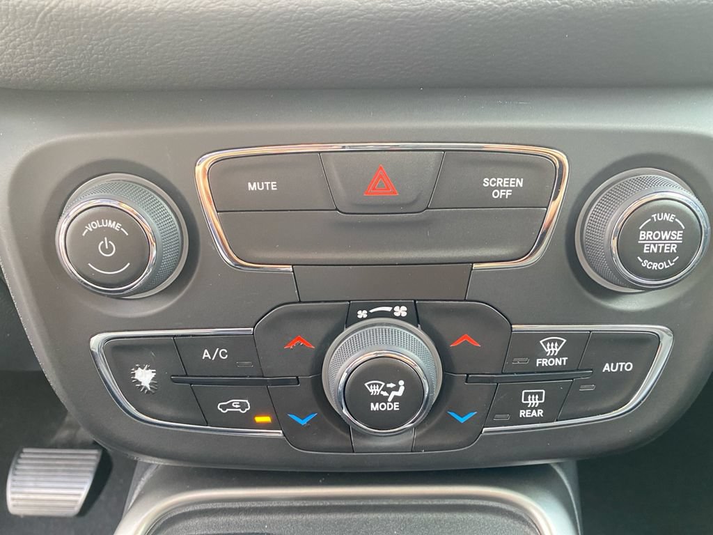 Used 2021 Jeep Compass Latitude w/ Sun and Sound Group FWD image 17