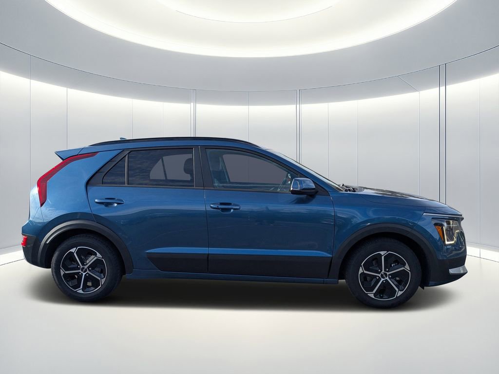 Used 2023 Kia Niro EX w/ EX Cold Weather Package image 3