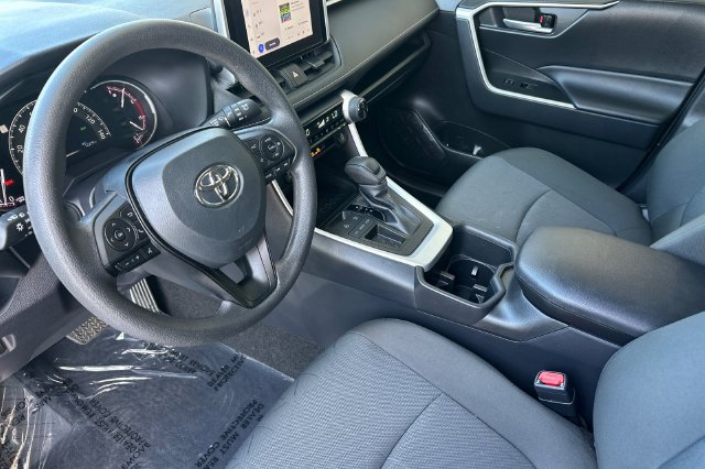 Used 2025 Toyota RAV4 XLE FWD image 10