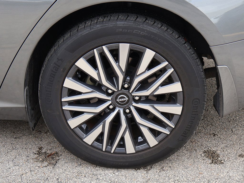 Used 2023 Nissan Altima 2.5 SV image 18