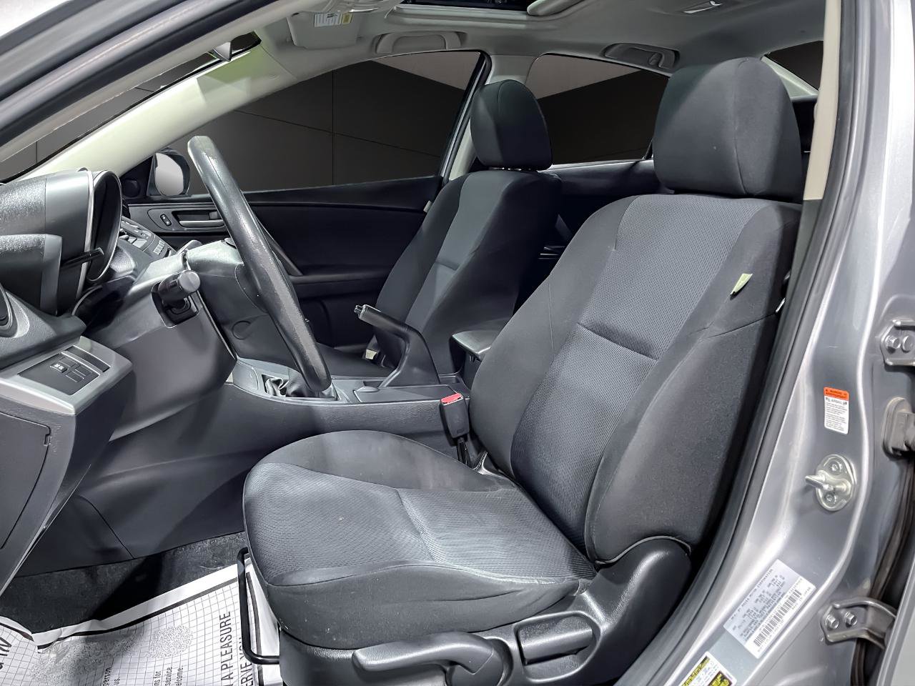 Used 2010 MAZDA MAZDA3 i Touring FWD image 9