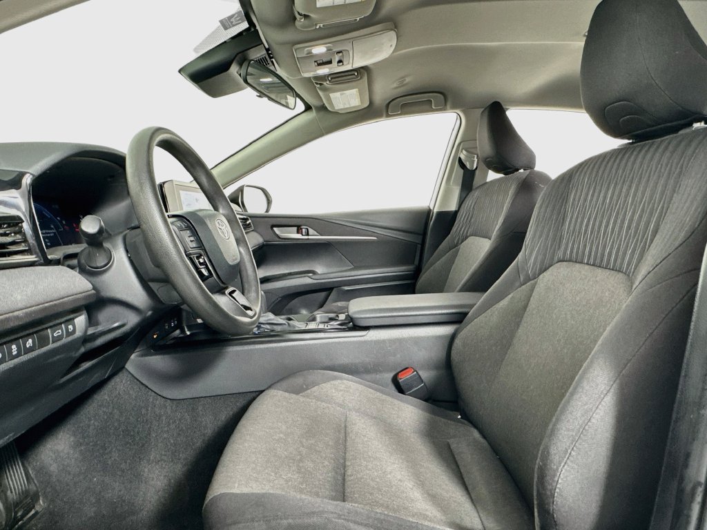 Used 2025 Toyota Camry LE FWD image 10