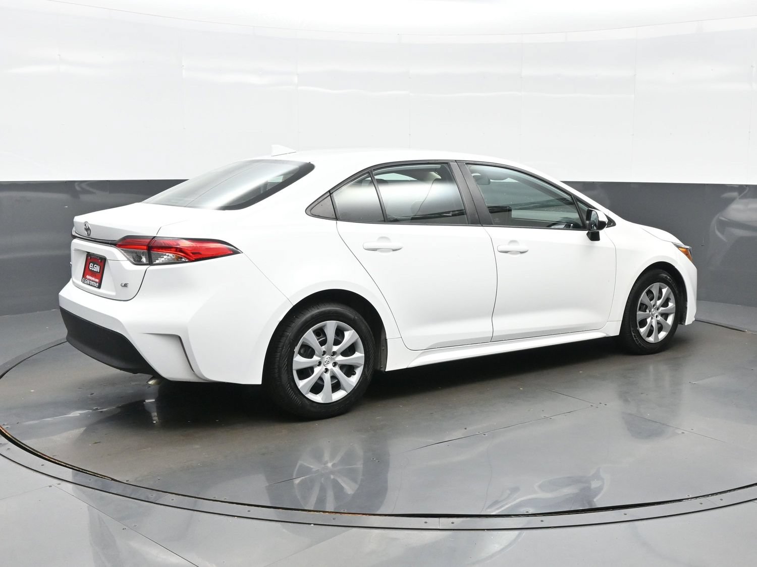 Used 2024 Toyota Corolla LE FWD image 6