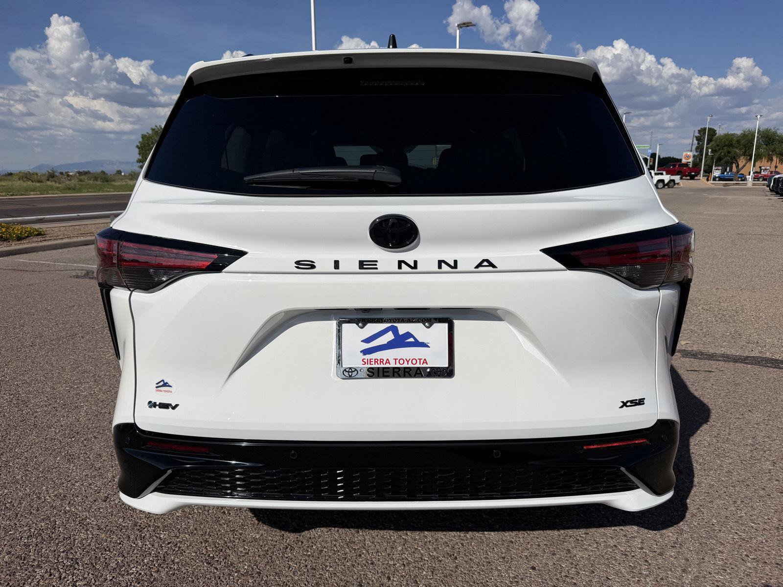 New 2026 Toyota Sienna XSE FWD image 4