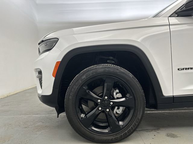 Used 2023 Jeep Grand Cherokee Altitude image 21