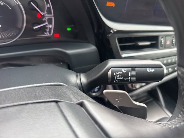 Used 2022 Lexus ES 300h w/ Luxury Package image 21