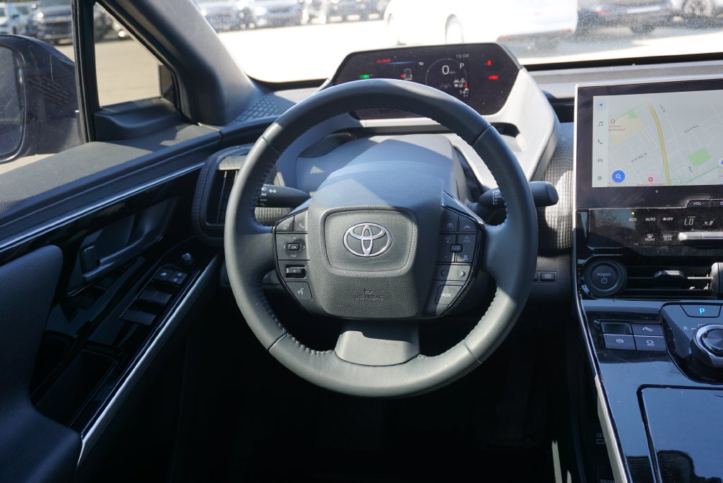Used 2024 Toyota bZ4X FWD image 15