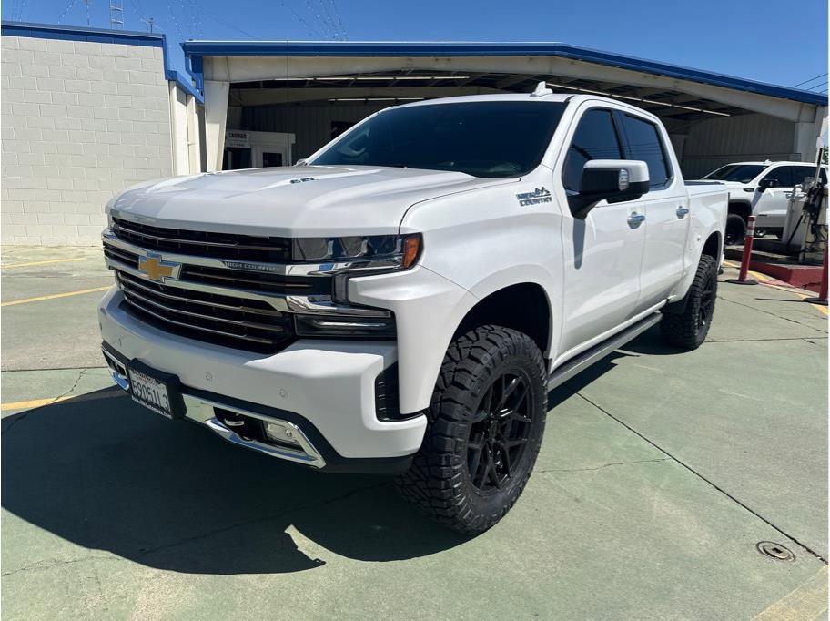 Used 2019 Chevrolet Silverado 1500 High Country w/ Technology Package AWD/4WD image 2