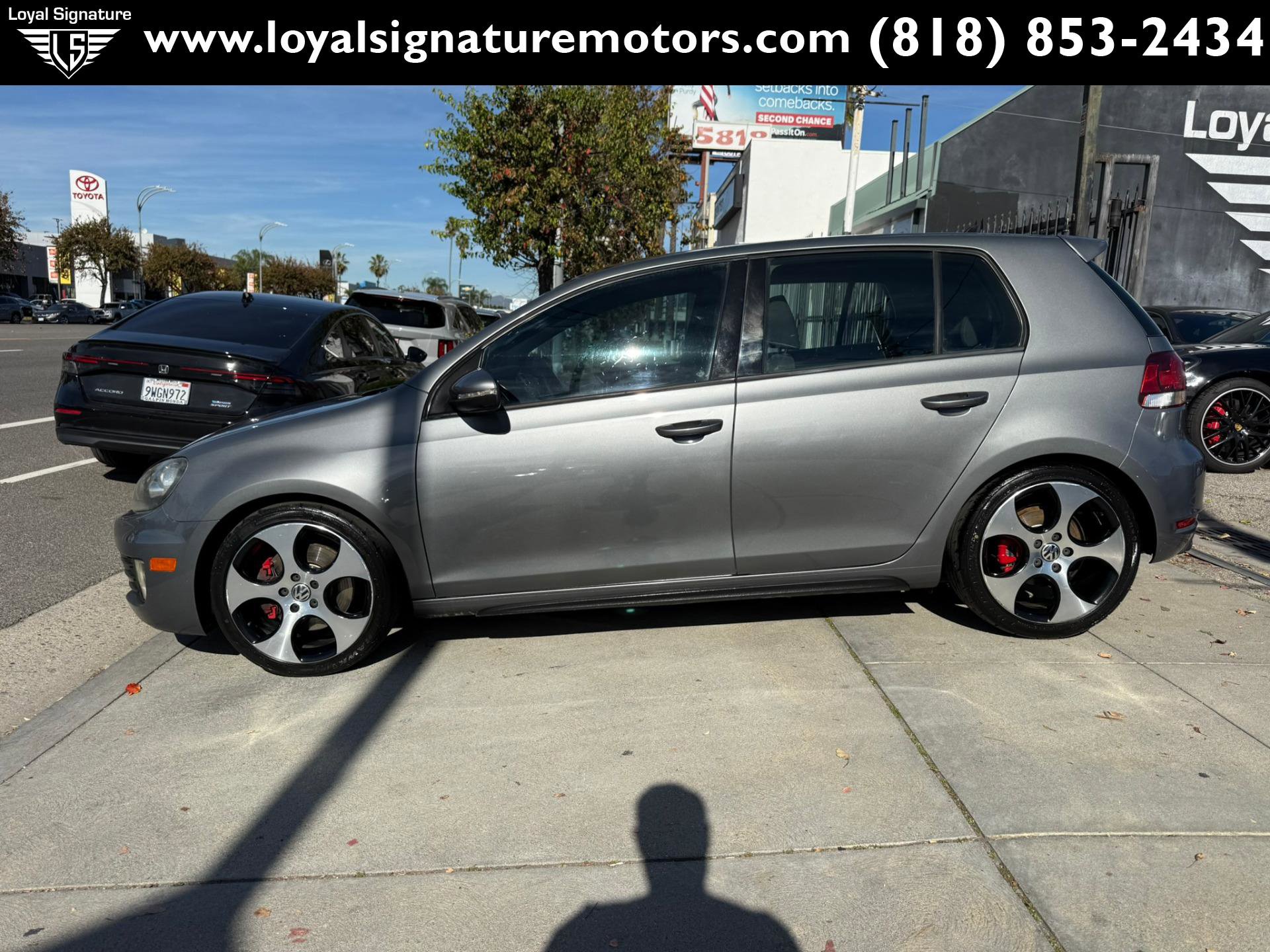 Used 2012 Volkswagen Golf 4-Door image 4