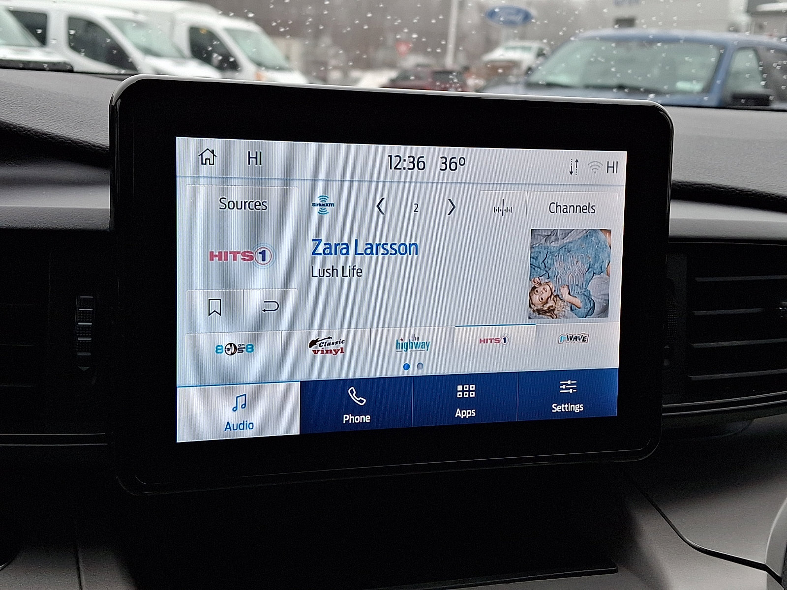 Used 2022 Ford Explorer XLT image 23