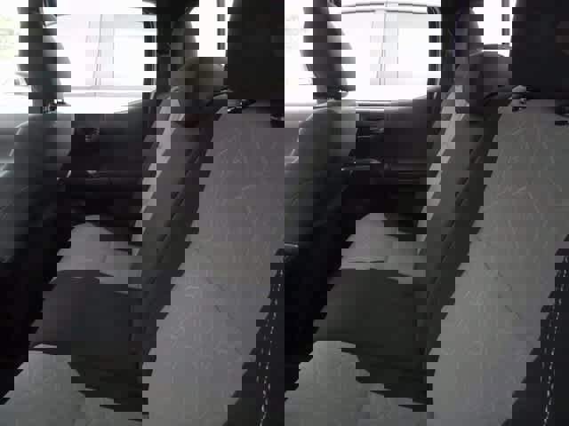 Used 2023 Toyota Tacoma TRD Off-Road image 9