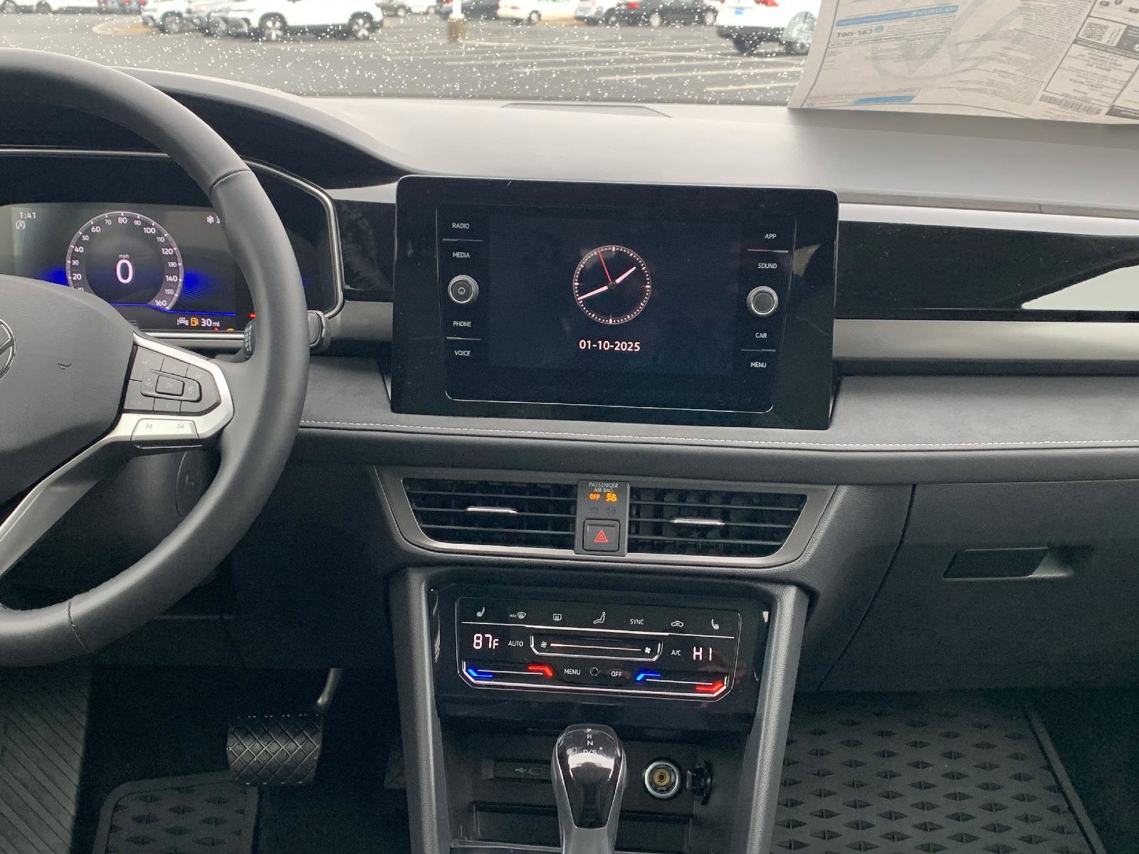 Used 2025 Volkswagen Taos SE w/ Taos Adventure Package (SXB) image 27