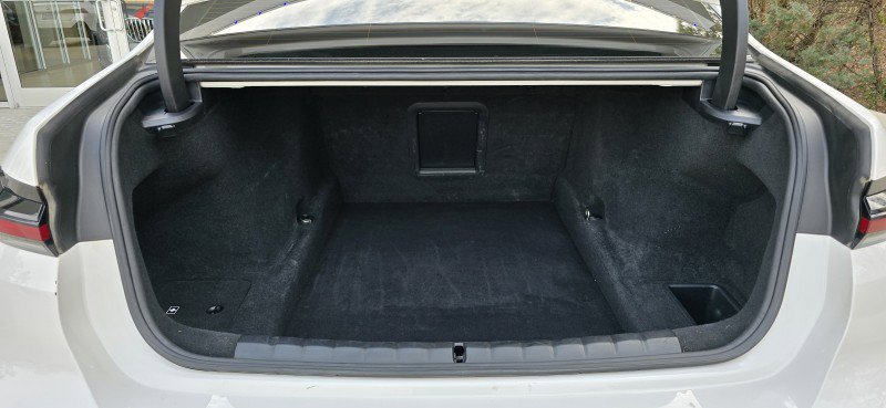 Certified 2023 BMW 740i image 26